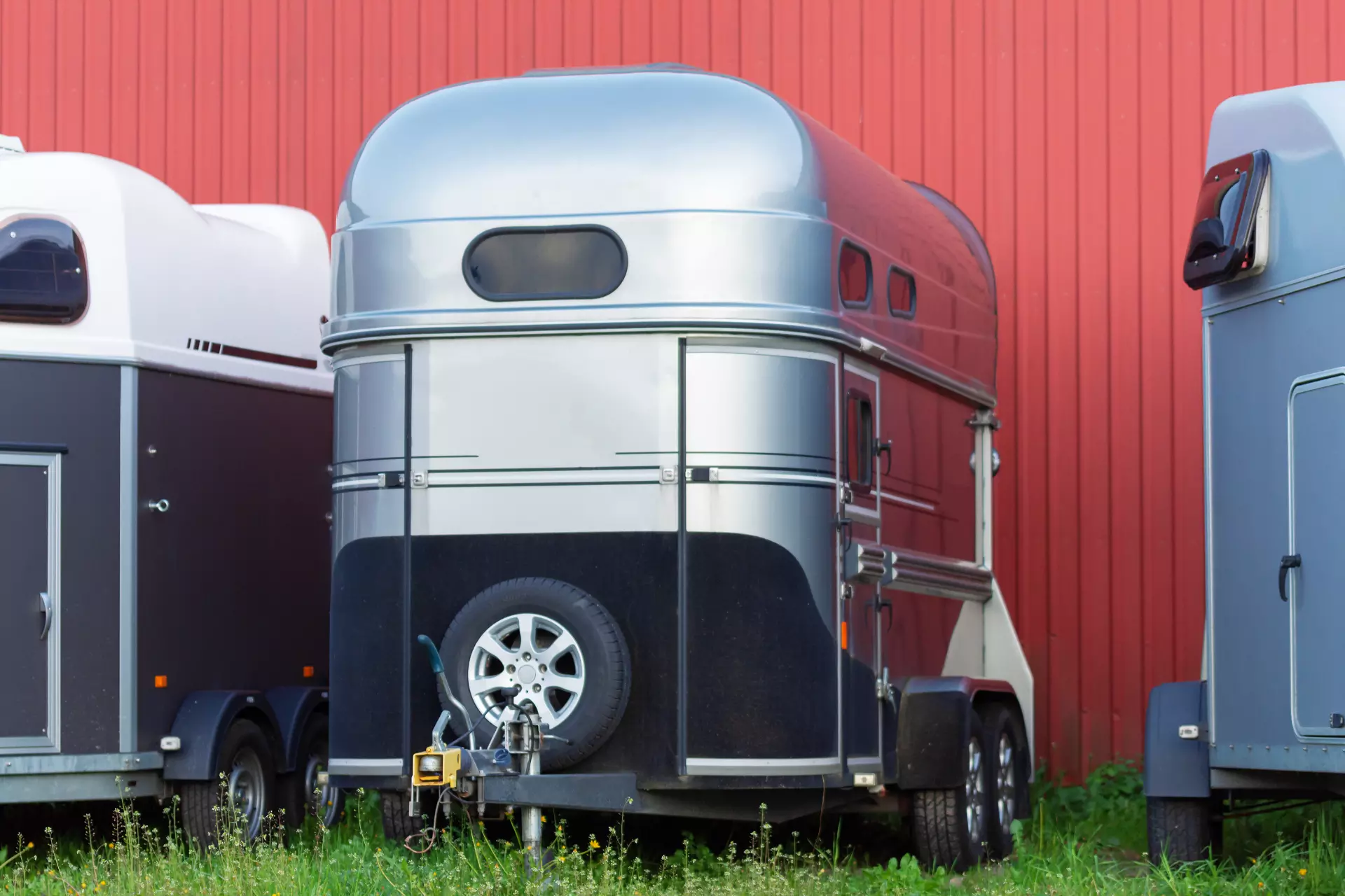 Horse Boxes: Uses of a Tow Bar - Lincoln and Lincolnshire
